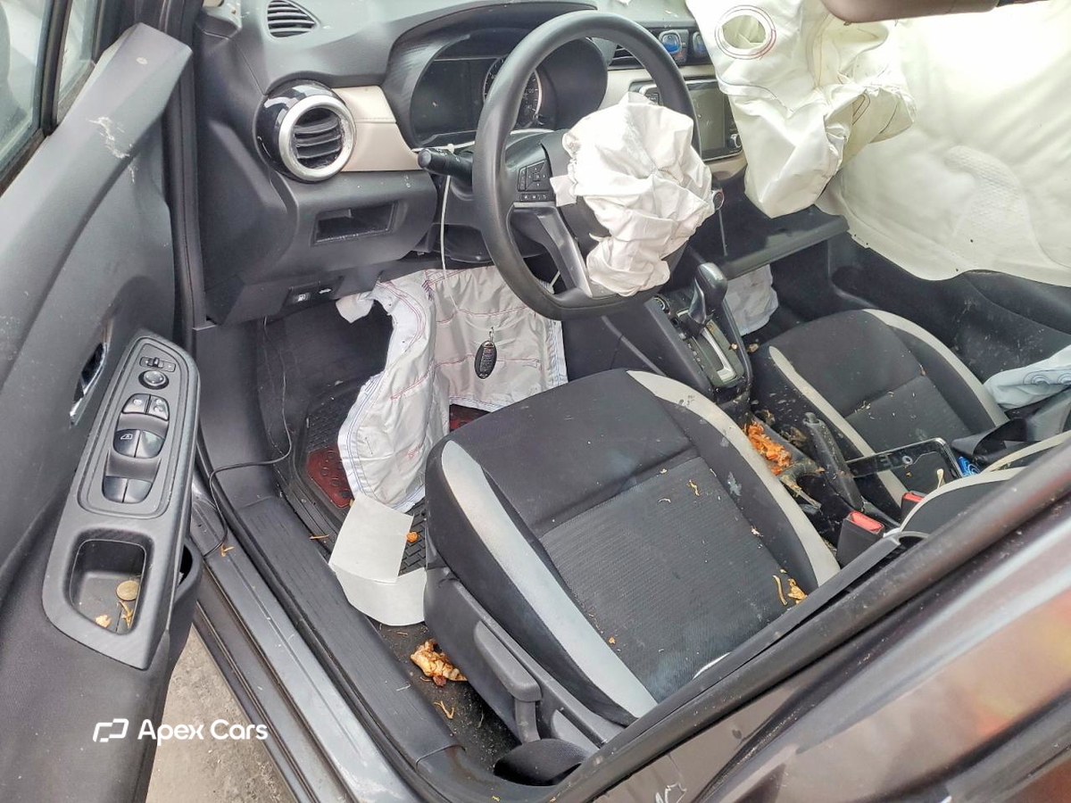 Nissan Versa 2021