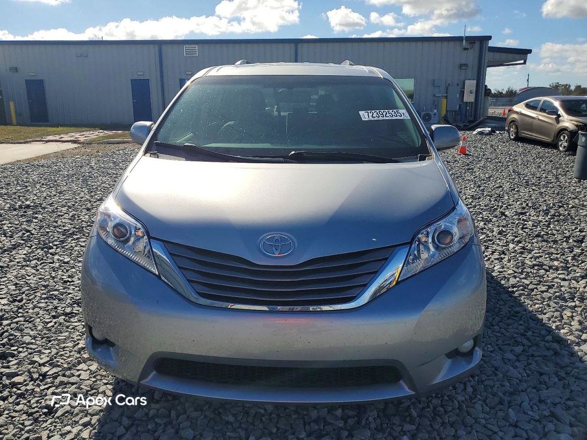 Toyota Sienna 2016