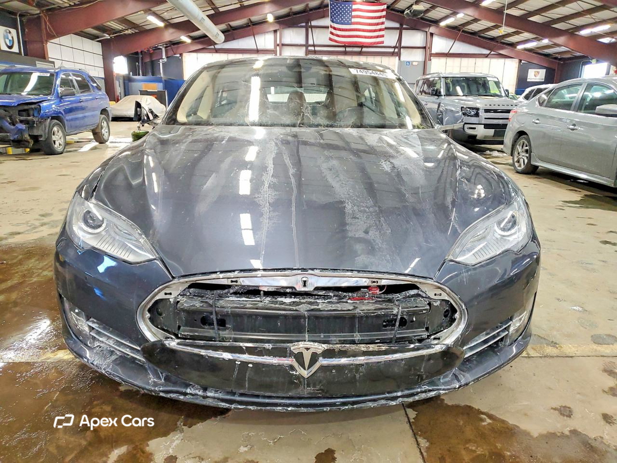 Tesla Model S 2015