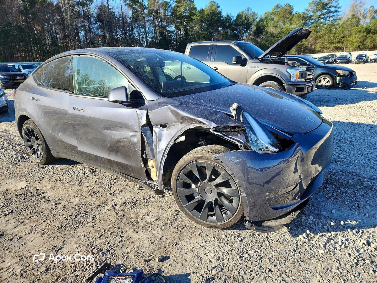 Tesla Model Y 2021