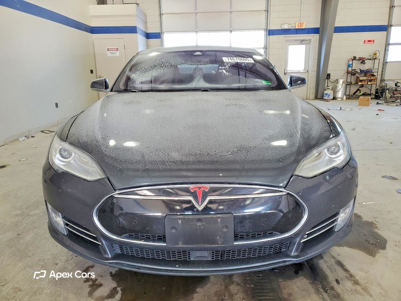 Tesla Model S 2015