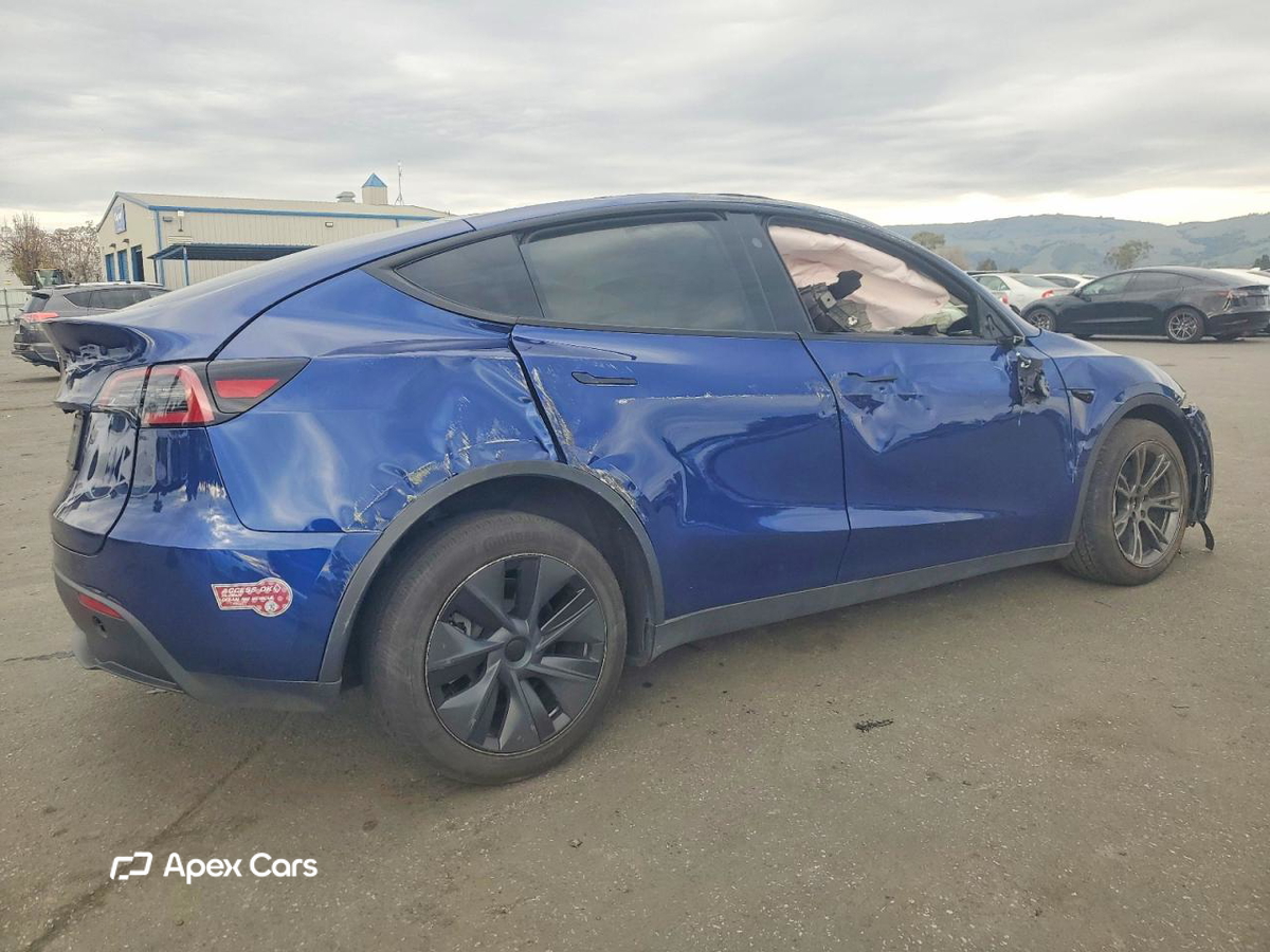 Tesla Model Y 2025