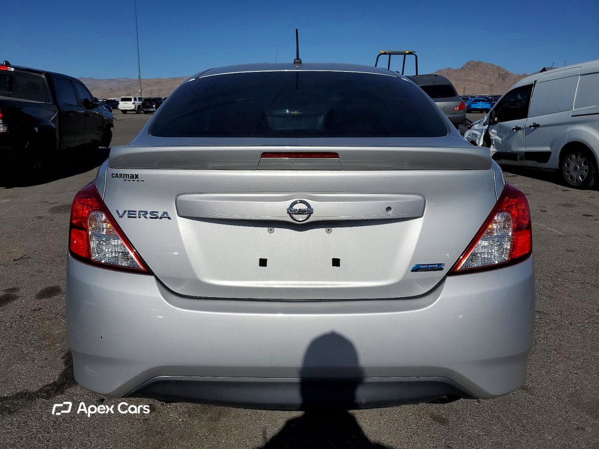 Nissan Versa 2016