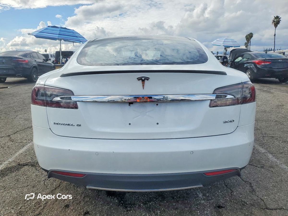 Tesla Model S 2016