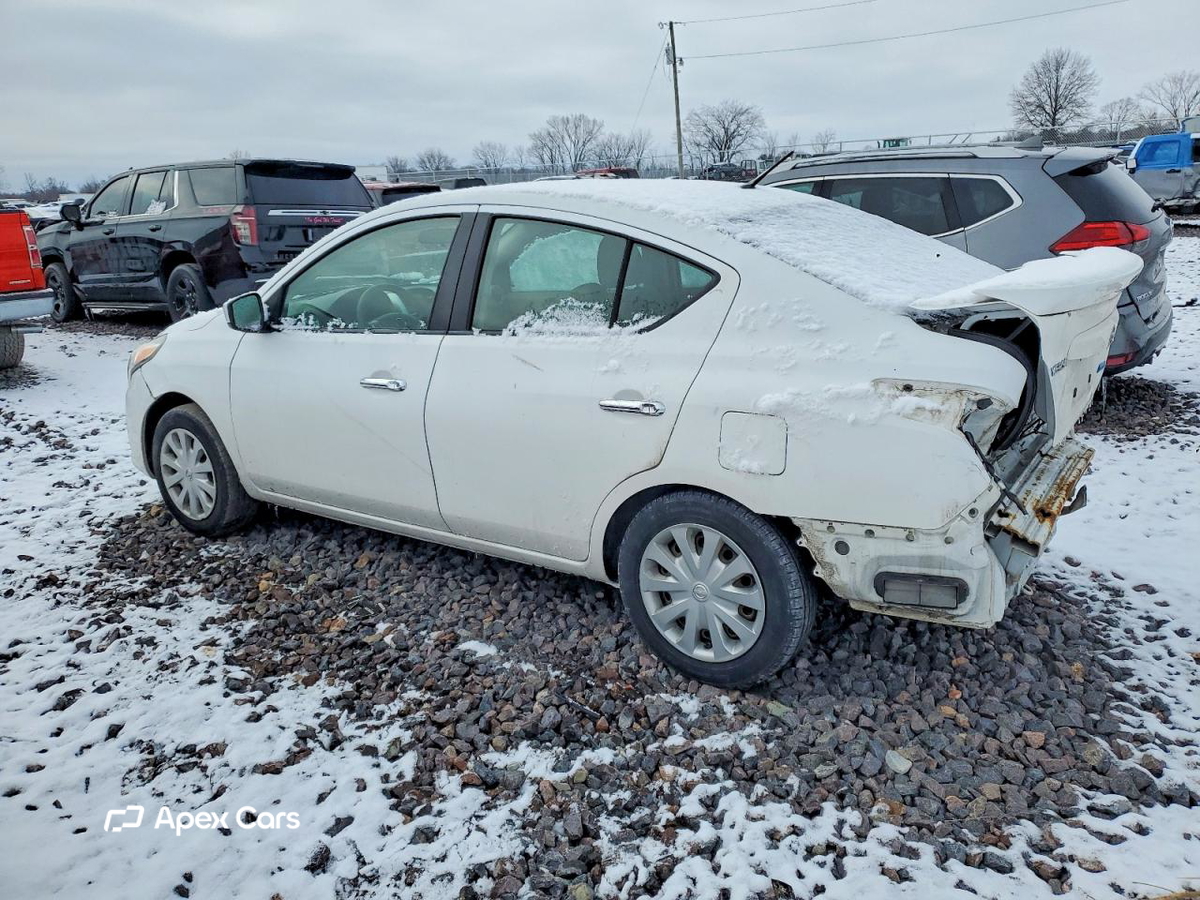 Nissan Versa 2016