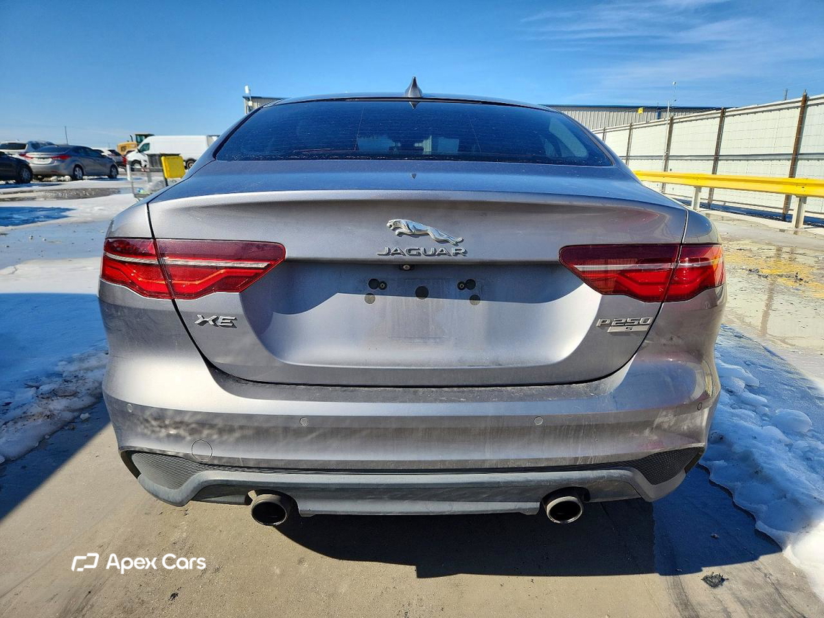 Jaguar XE 2020