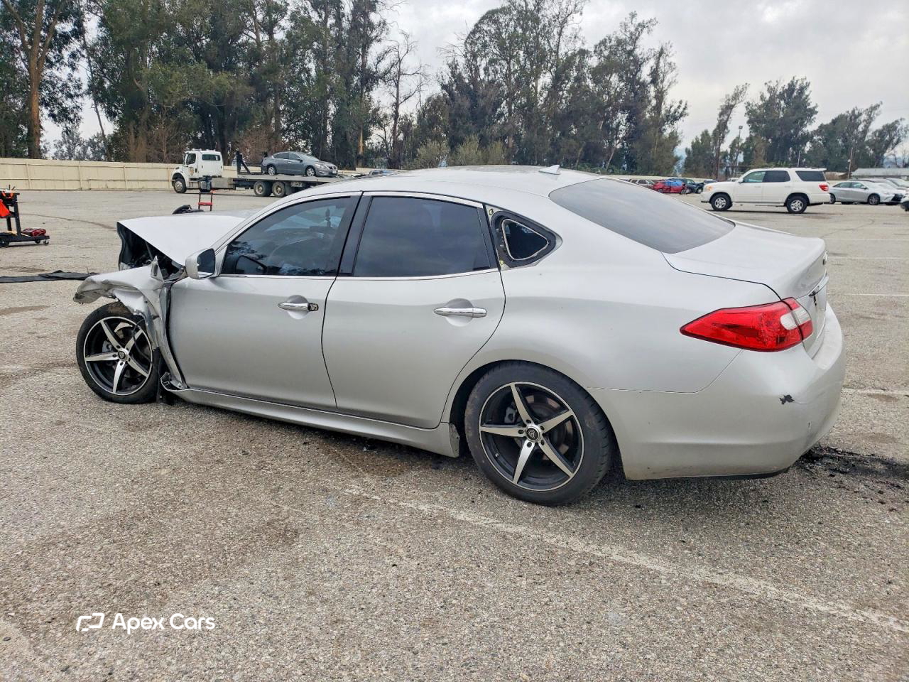Infiniti M 2012