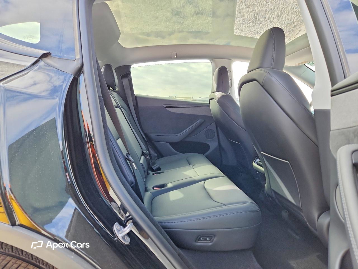 Tesla Model Y 2026