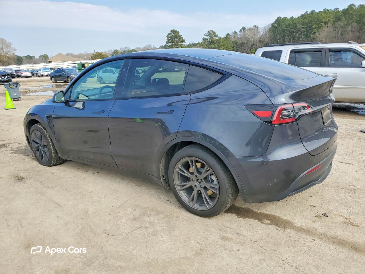 Tesla Model Y 2025