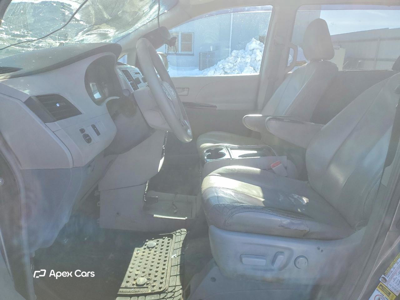 Toyota Sienna 2011