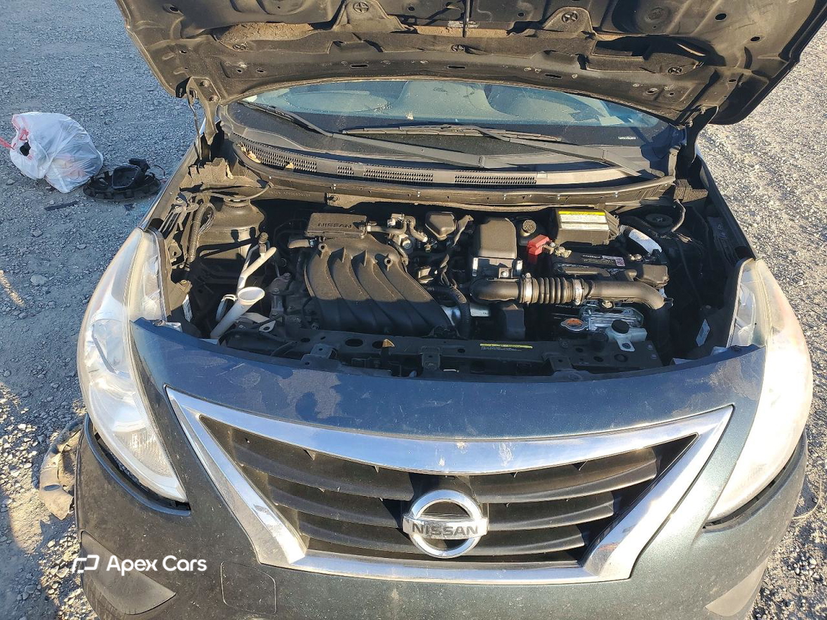 Nissan Versa 2016