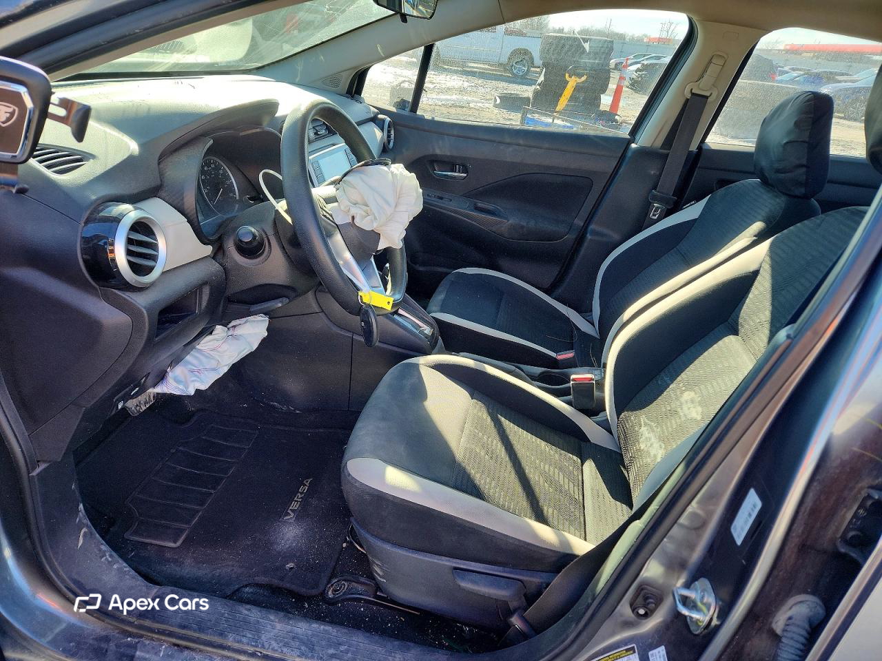 Nissan Versa 2021