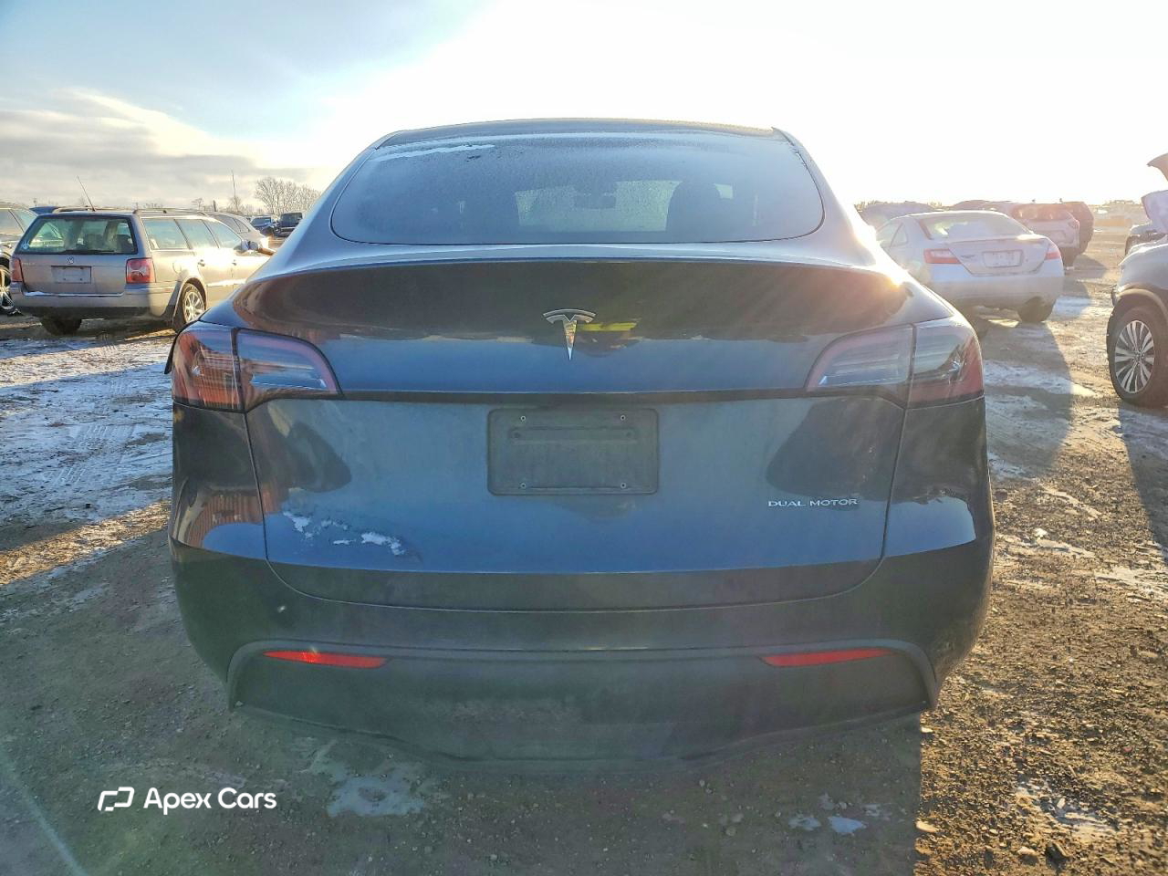 Tesla Model Y 2024