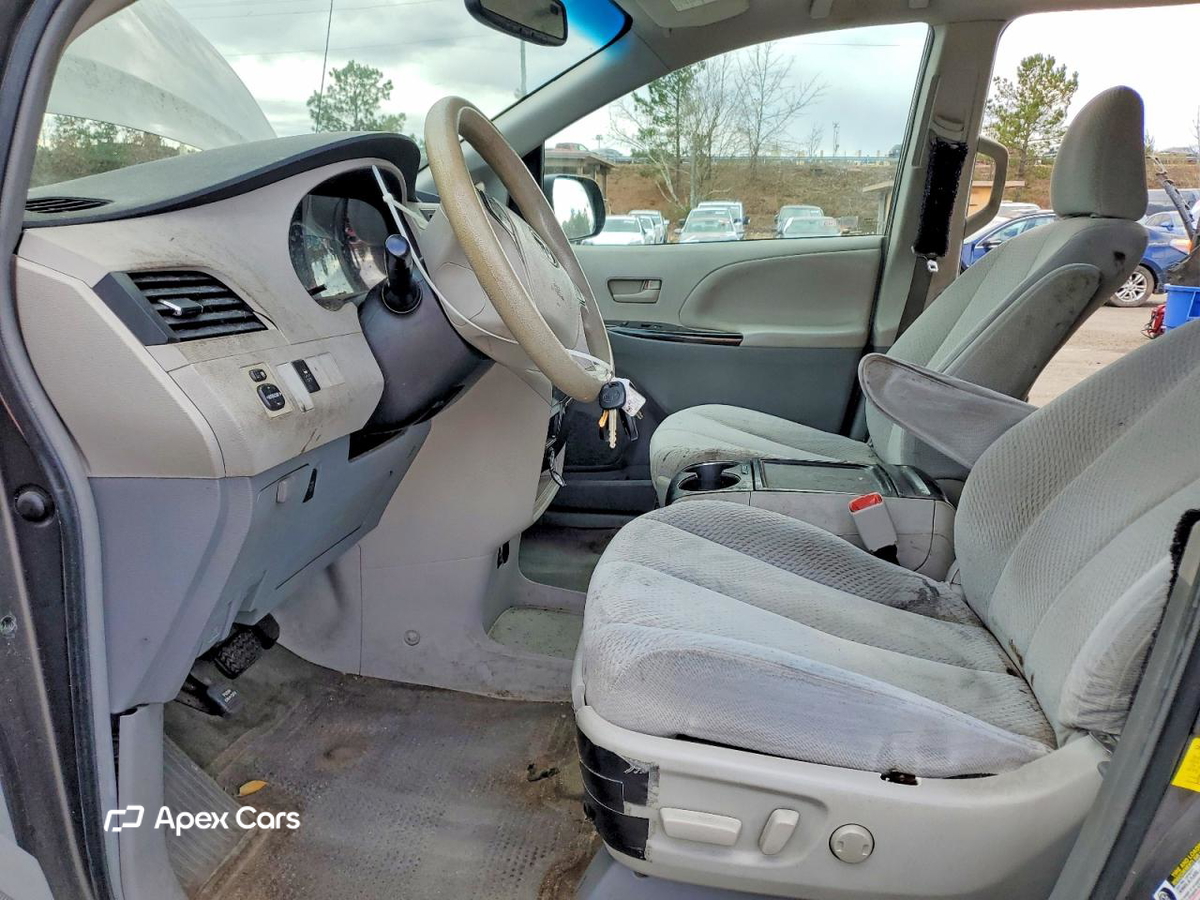 Toyota Sienna 2012