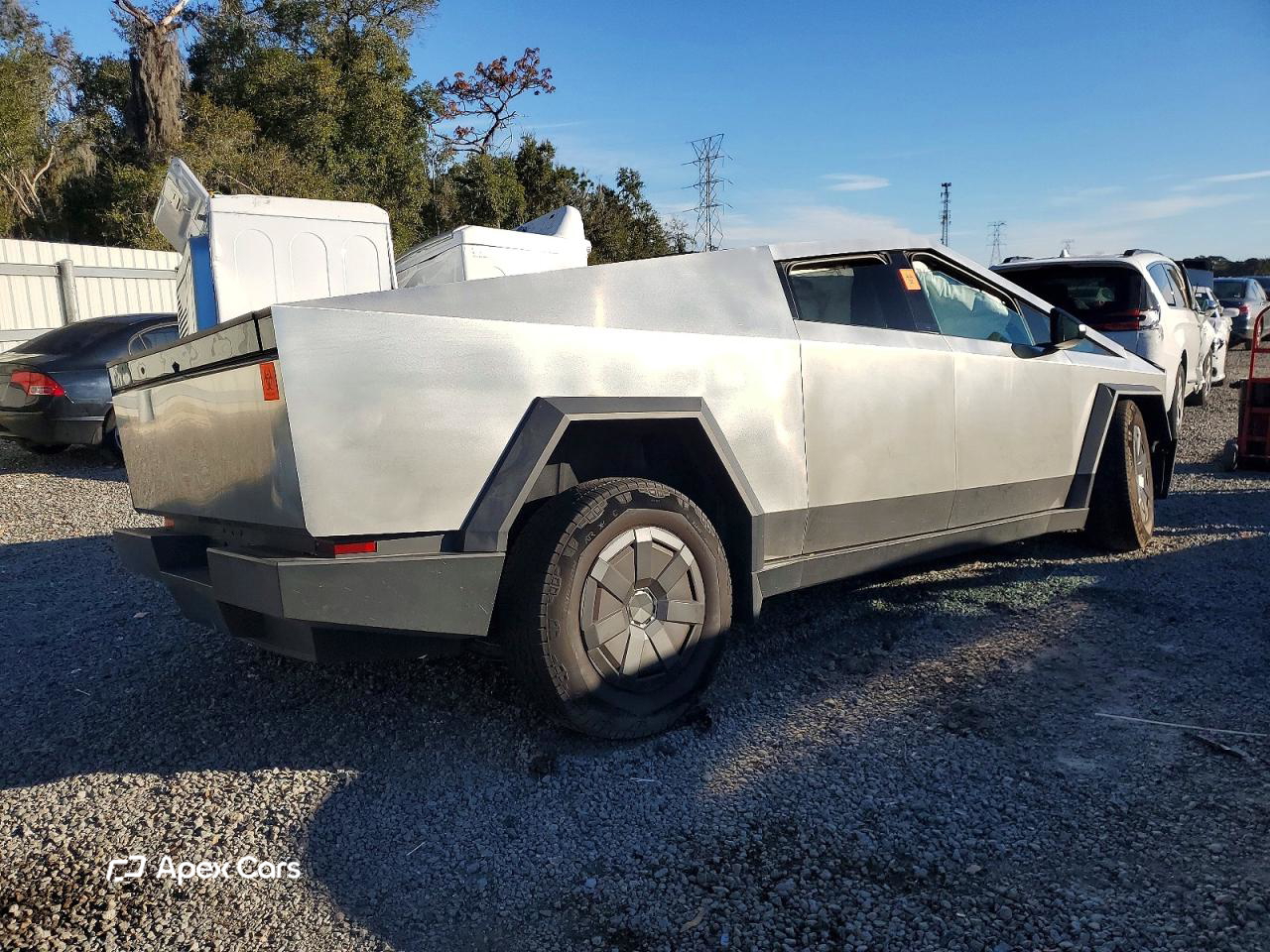 Tesla Cybertruck 2025