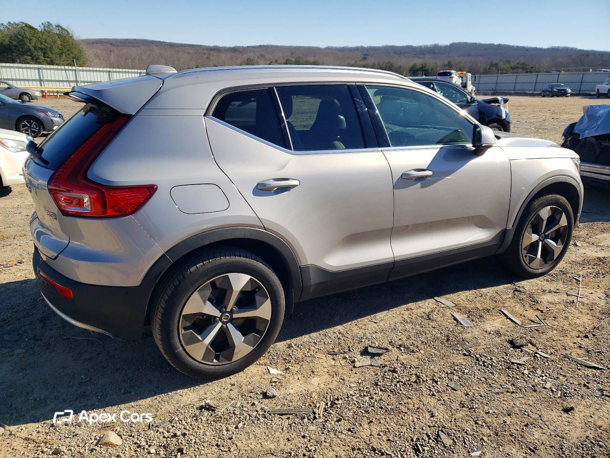 Volvo XC40 2023