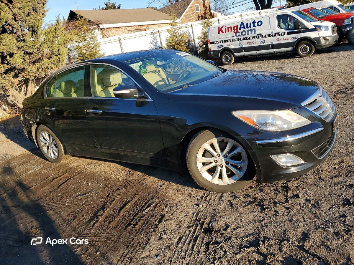 Hyundai Genesis 2012