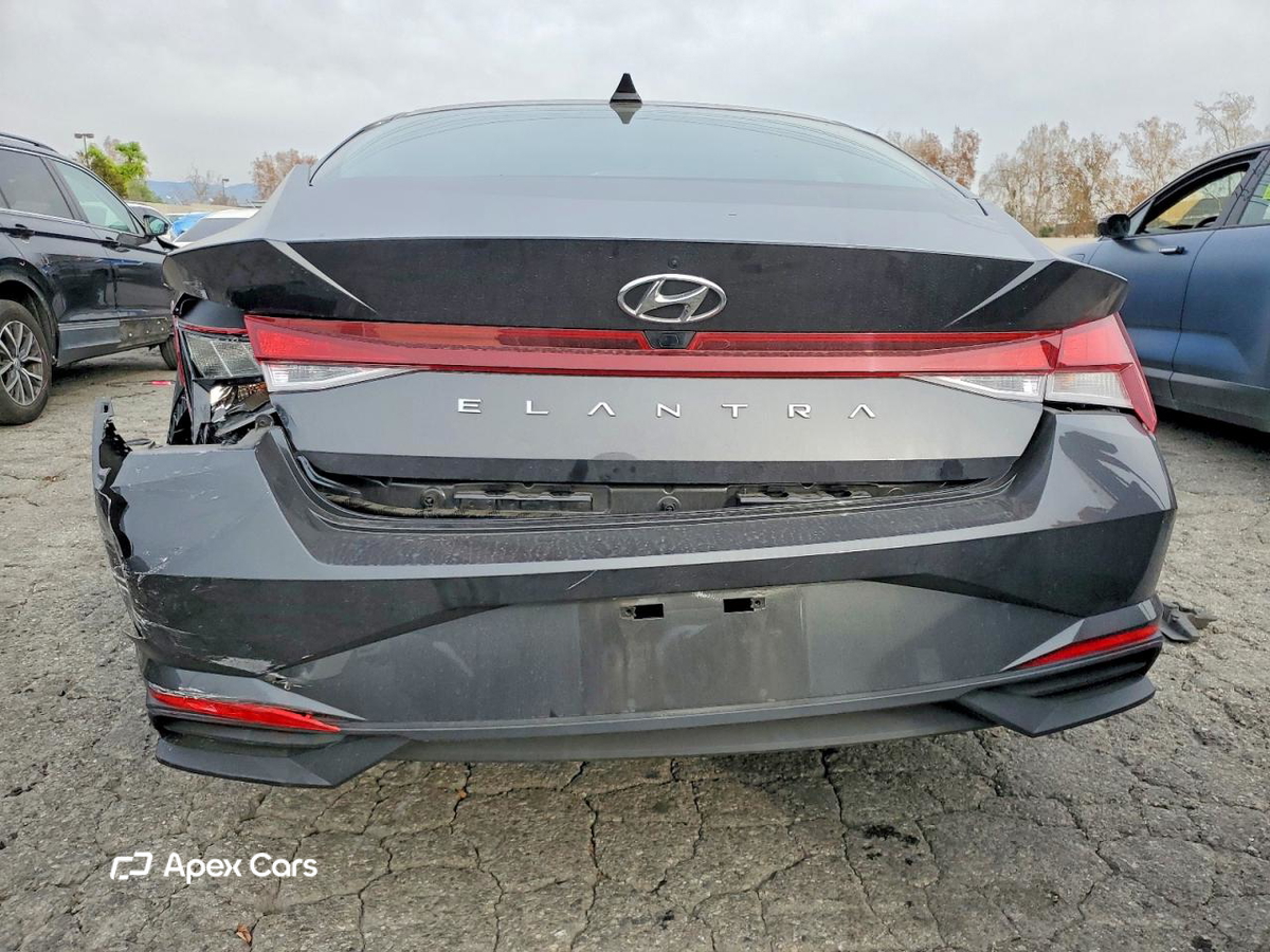 Hyundai Elantra 2023