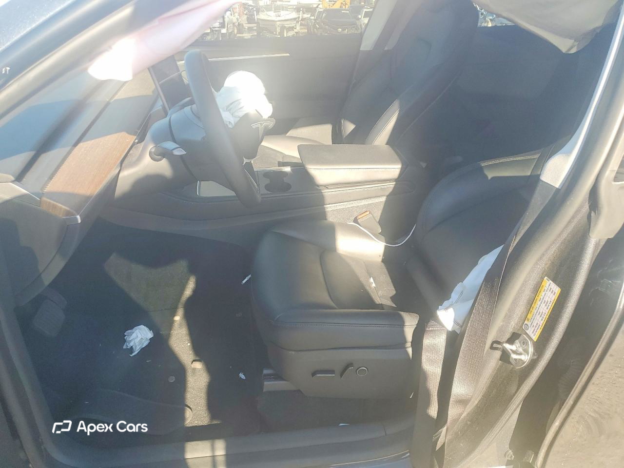 Tesla Model Y 2025