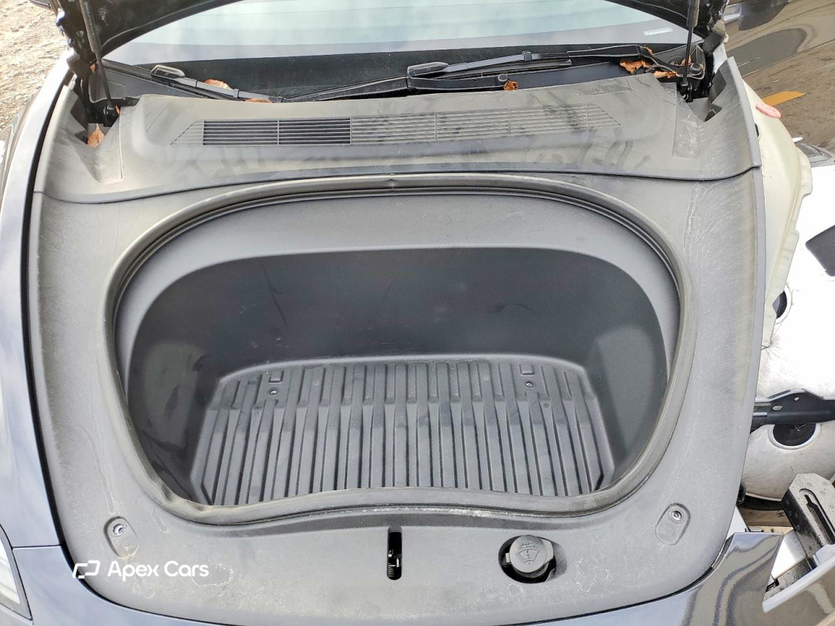 Tesla Model 3 2025
