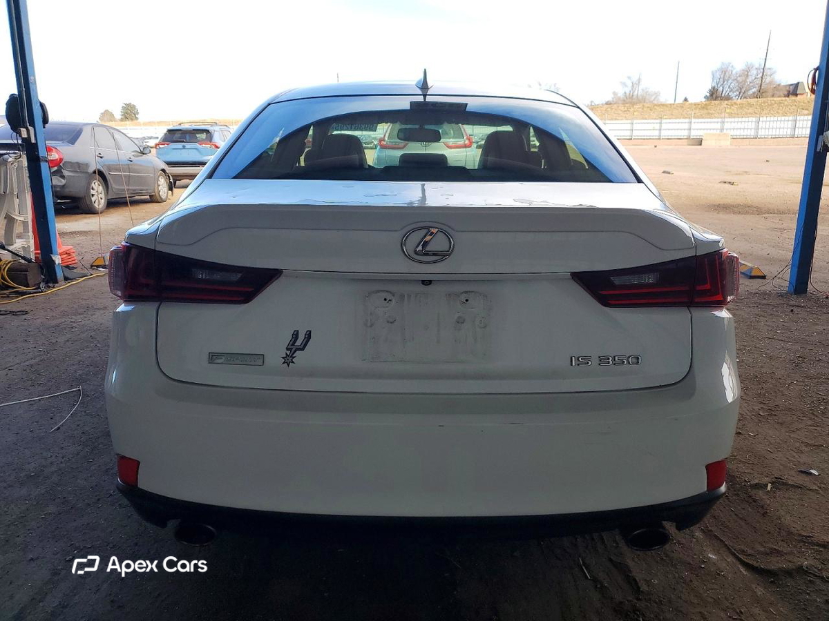 Lexus IS 2015