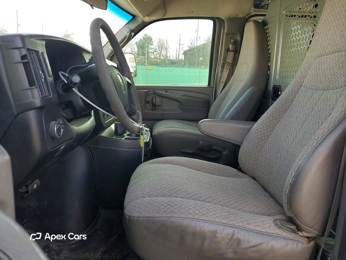 Chevrolet Express 2013