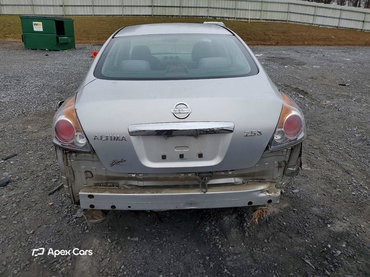 Nissan Altima 2010