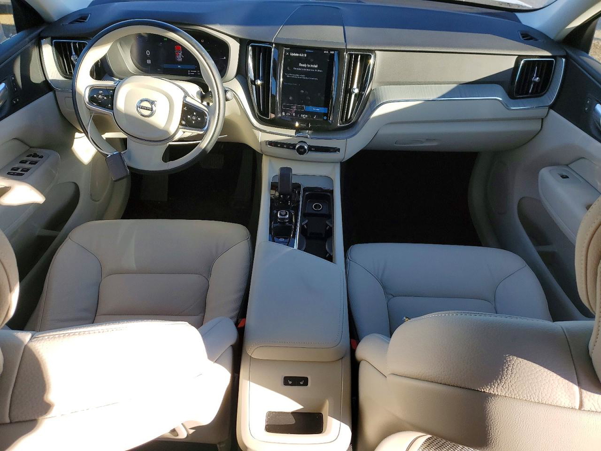 Volvo XC60 2025