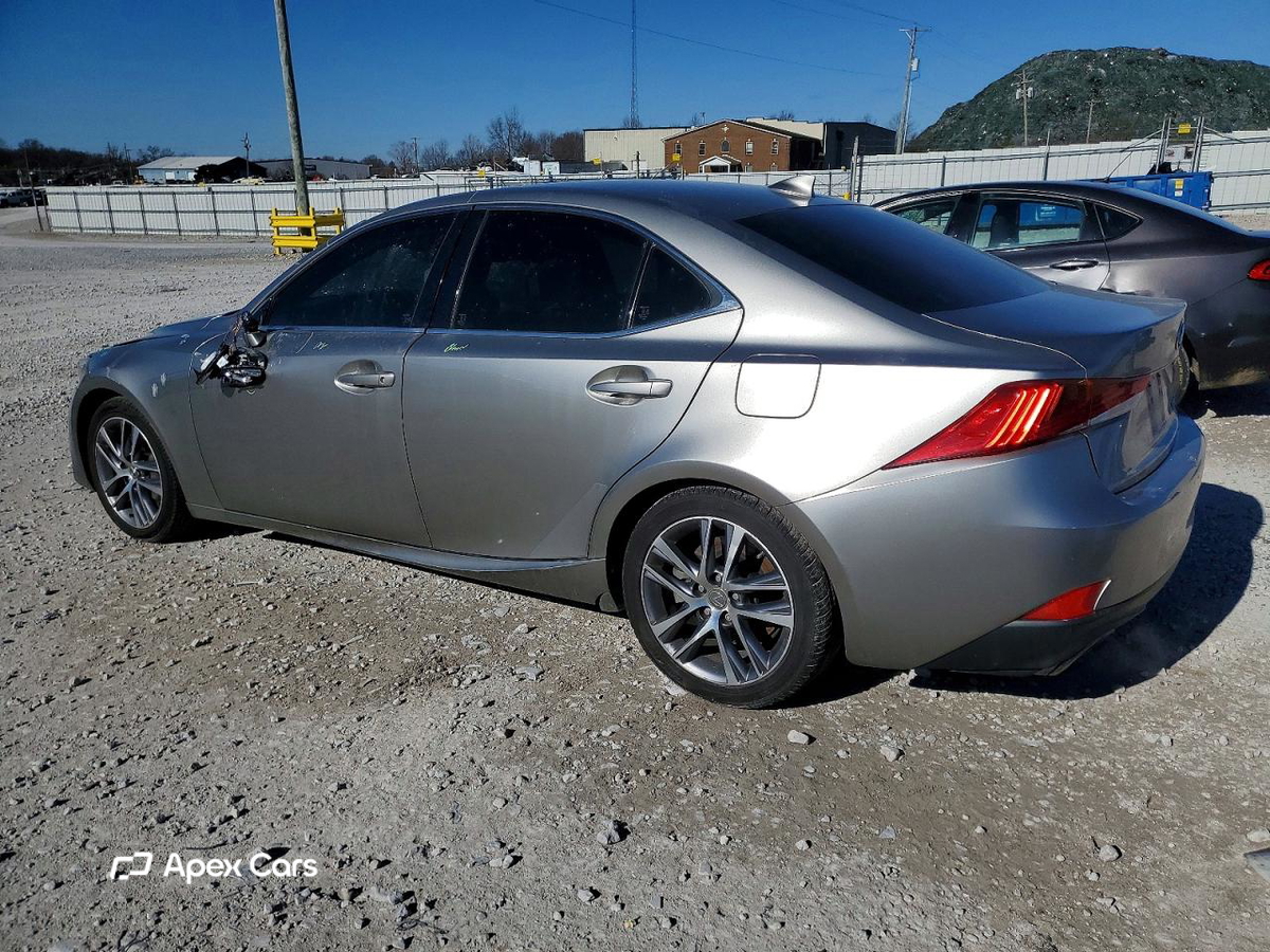 Lexus IS 2019