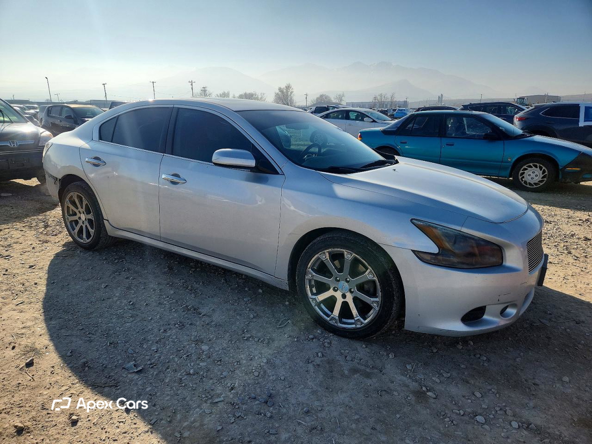 Nissan Maxima 2014