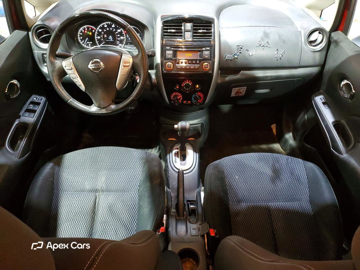 Nissan Versa 2015