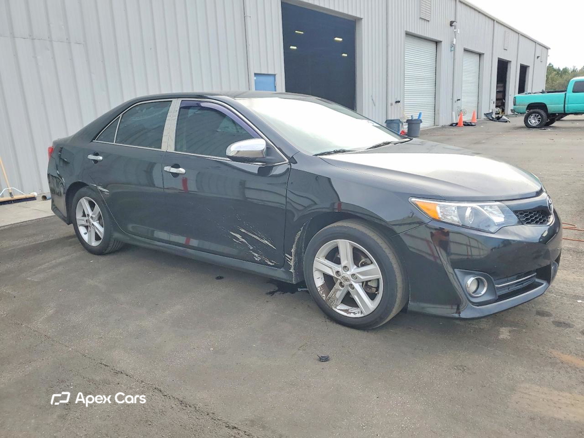 Toyota Camry 2014