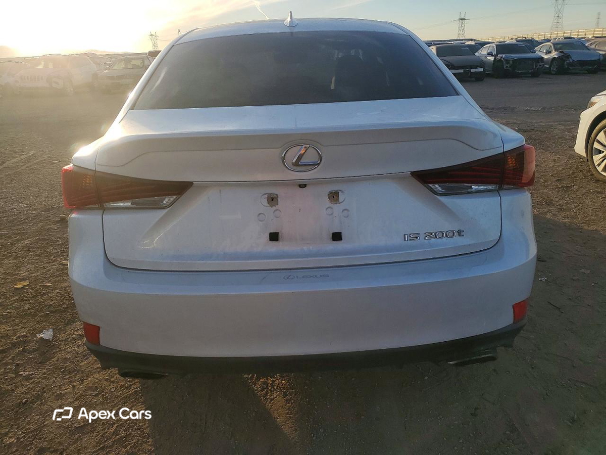 Lexus IS 2017
