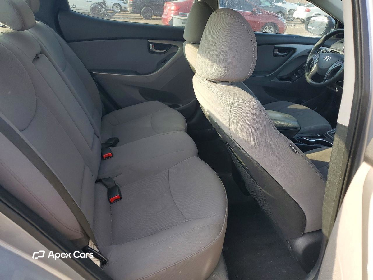 Hyundai Elantra 2016