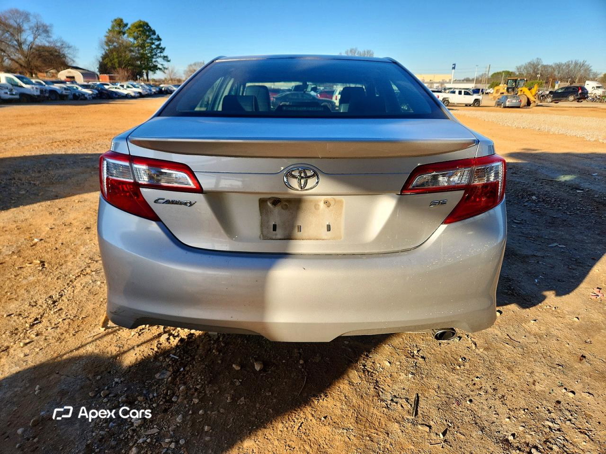 Toyota Camry 2012