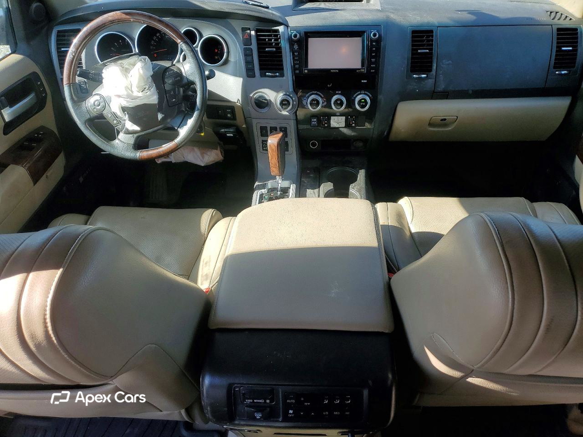 Toyota Sequoia 2010