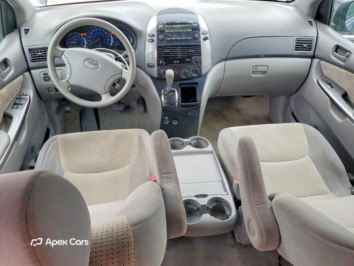 Toyota Sienna 2010