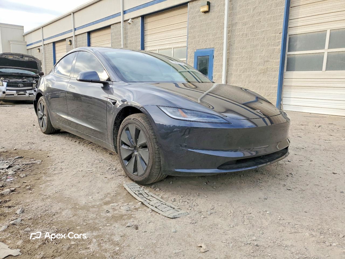 Tesla Model 3 2025