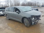 Chrysler Pacifica 2023