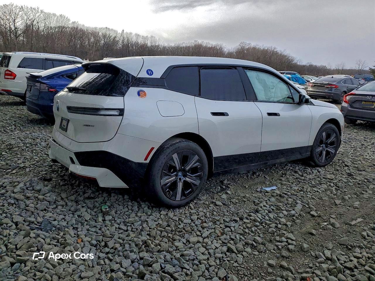 BMW iX 2025
