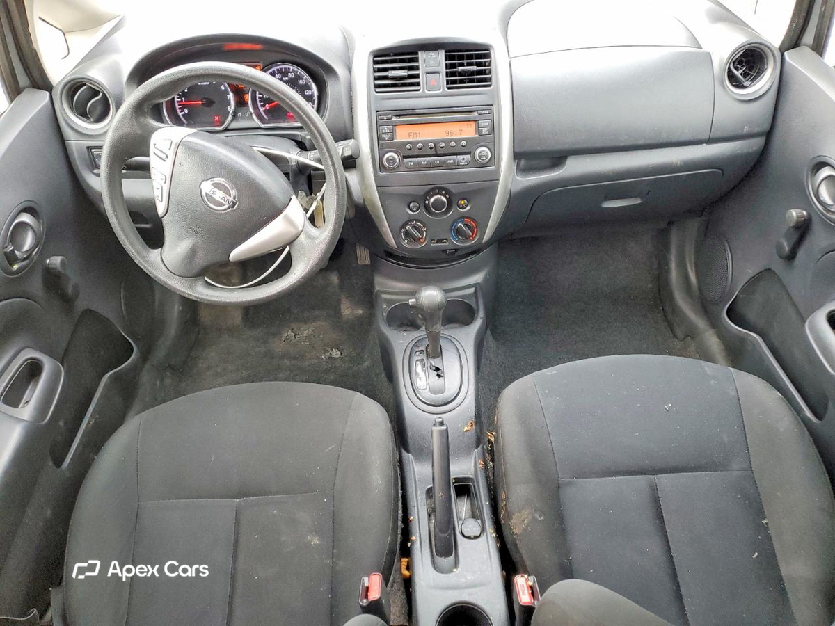 Nissan Versa 2015