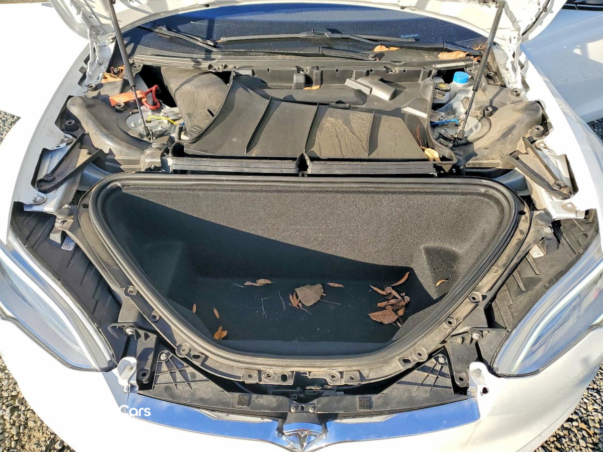 Tesla Model S 2016