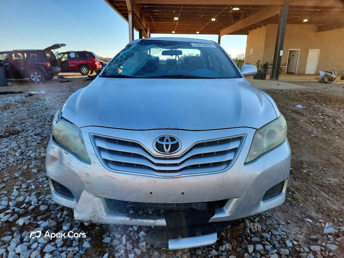 Toyota Camry 2011