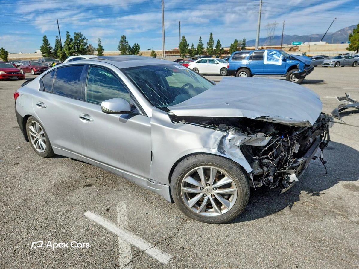 Infiniti Q50 2014
