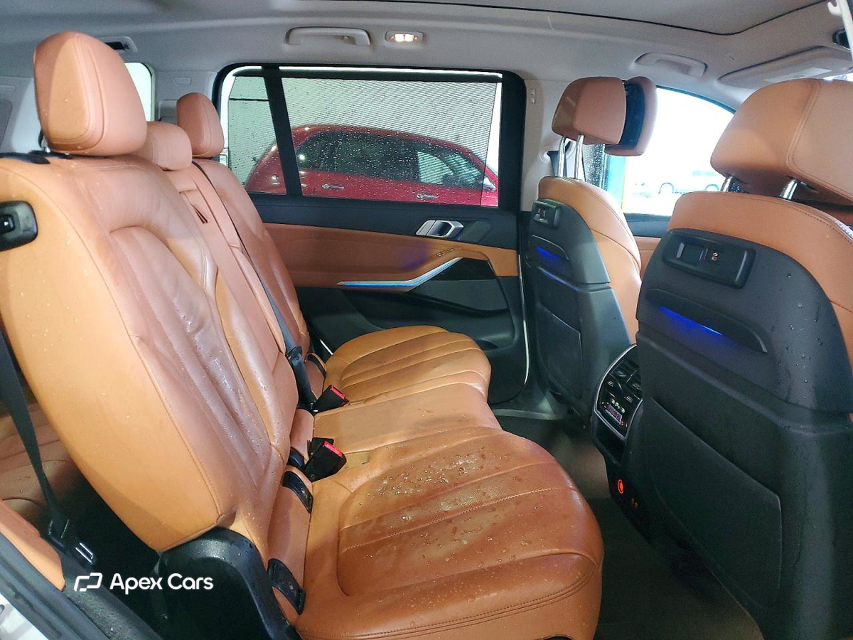 BMW X7 2021