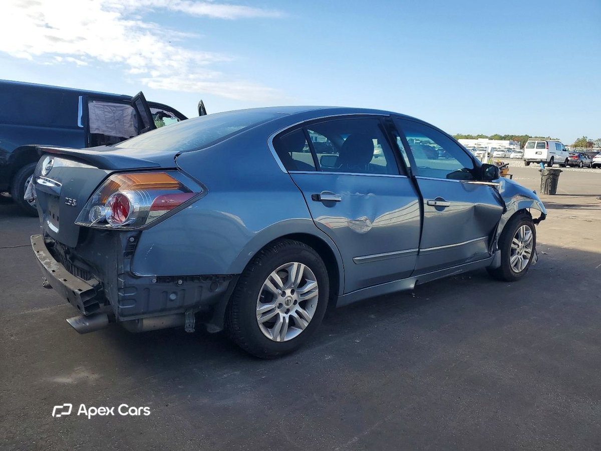 Nissan Altima 2012