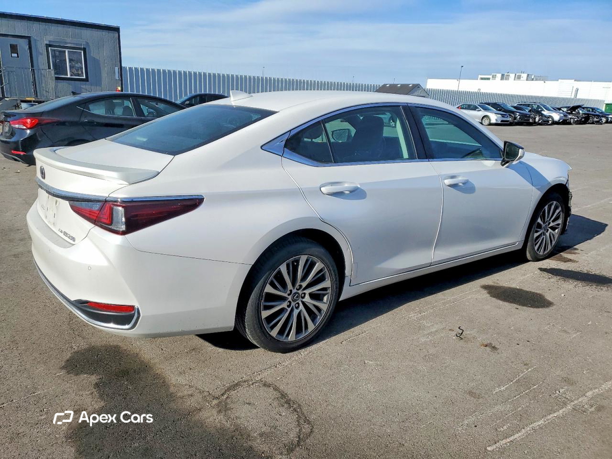 Lexus ES 2021
