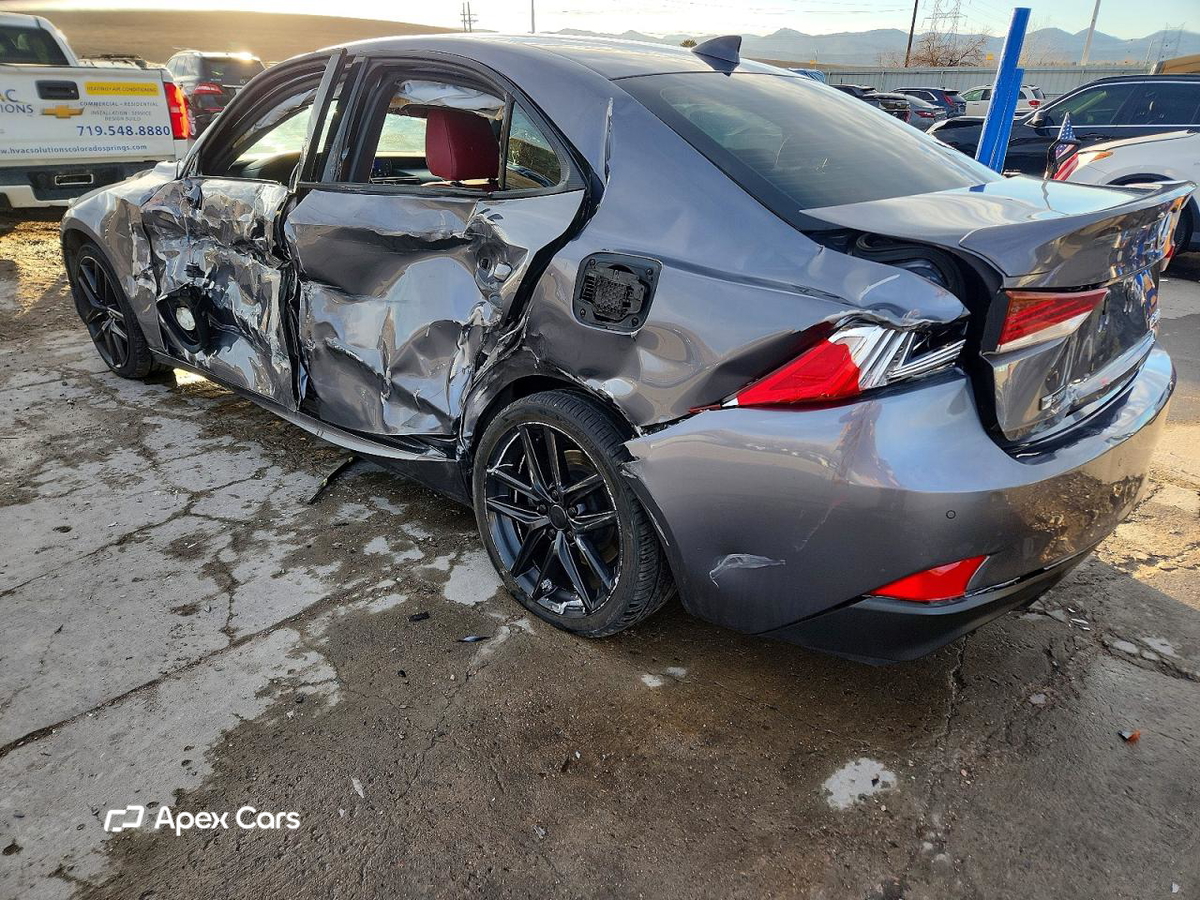 Lexus IS 2018