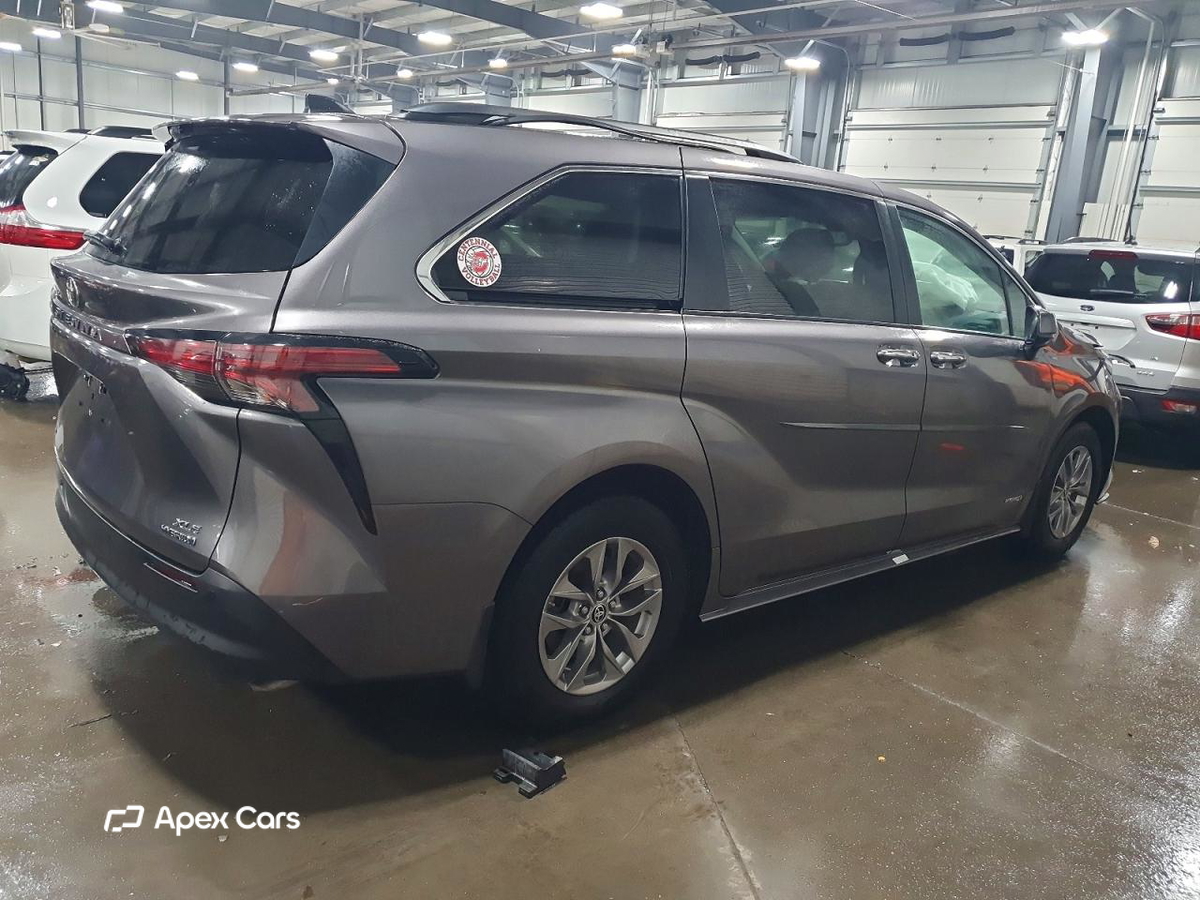 Toyota Sienna 2021