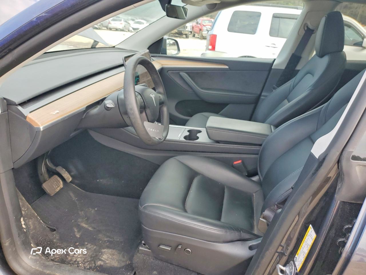 Tesla Model Y 2025